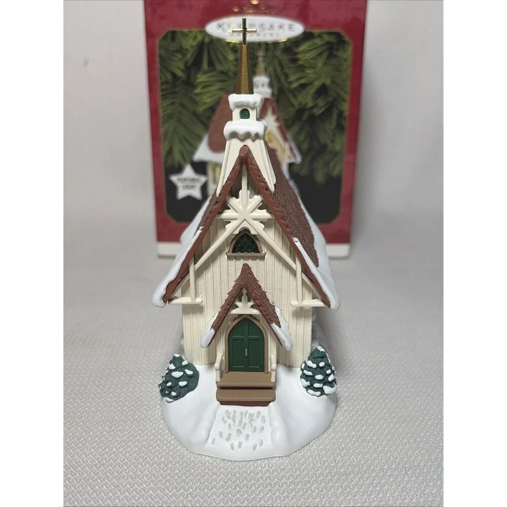 1999 Hallmark Keepsake Colonial Church Candlelight Services Ornament NIB VTG